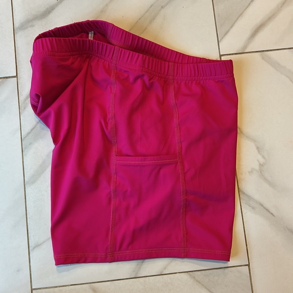 Lilly Pulitzer Active Shorts - NWT - Picture 6 of 6